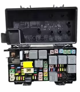 04692302AC AC Town Tipm Power Module Fuse Box Country Journey