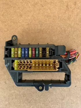 4F1971845A AUDI Front Right Fuse Relay Box Retainer A6