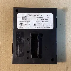 5Q0959435A AUDI Keyless Control Module Unit Hella A3