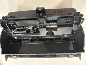 8OU857.243.C AUDI Line Media Radio Navigation Unit Screen Q3 #3