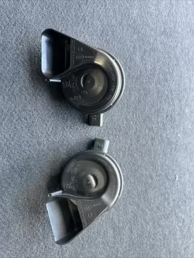 8T0951223A AUDI Left Right Horn High Tone Frequency A4 S4 A5