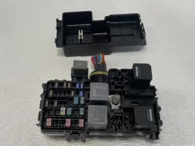 31384034 BMW Cabin Fuse Relay Box Block Module Unit XC90