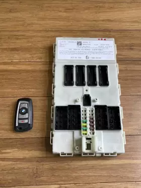 6824384 BMW Body Control Junction Module Key F30 F36 F80 M2