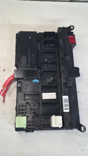 8380405 BMW Front Center Fuse Box Relay X5