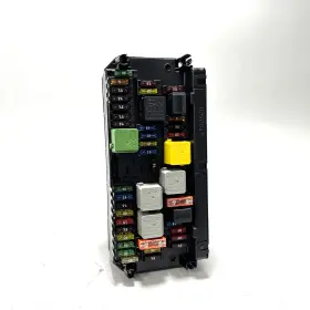 212-900-34-14 BOSCH Front Module Relay Fuse Box C250 C300