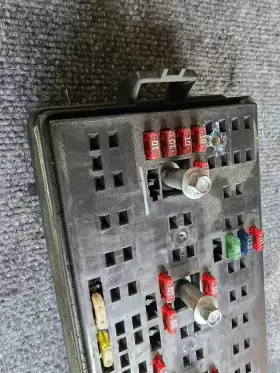 25707241 CADILLAC Engine Bay Hood Fuse Box Relay Block #3