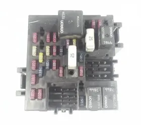 663.GM6C02 CADILLAC Cabin Fusebox Escalade