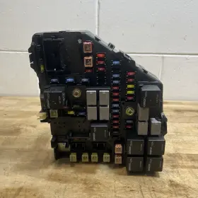 P25771220 CADILLAC Fuse Box Junction Block Unit Module Cts