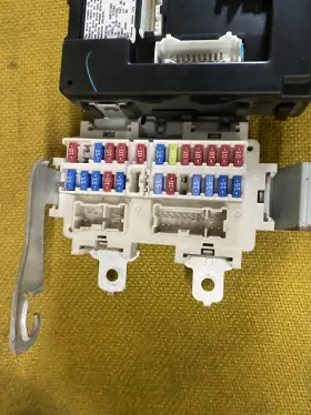 284B1 CALSONIC KANSEI Bcm Body Control Module Fuse Box FX35 #3