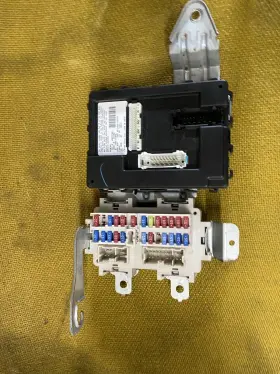 284B1 CALSONIC KANSEI Bcm Body Control Module Fuse Box FX35