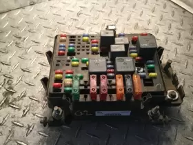 15328806-05 CHEVROLET Fusebox 2500 Chevy Silverado #2
