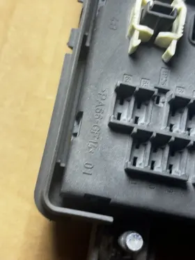20967780 CHEVROLET Fuse Box Junction Module Camaro #2
