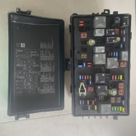 96982033 CHEVROLET Auto Engine Fuse Box Relay Cruze