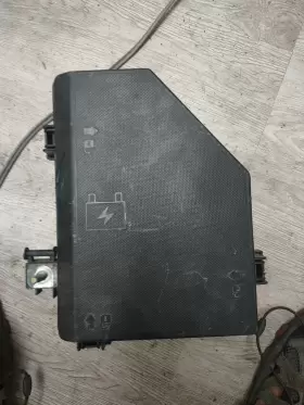 P25909568 CHEVROLET Fuse Box Junction Module Traverse