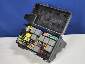 04692299 CHRYSLER Tipm Fuse Relay Box Dodge Vw Journey Routan #2