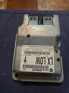 04896098AE CHRYSLER Control Module Srs 300