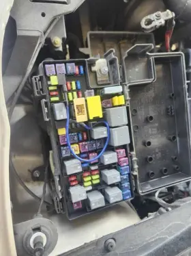 591-07729 CHRYSLER Chassis Ecm Multifunction Fuse Box Caravan