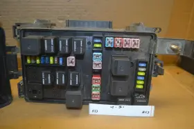 P05087166AH CHRYSLER Fuse Box Junction Module 300