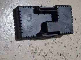6G9T-14C507-AB DELPHI Land Fuse Box Relay Junction Panel Lid
