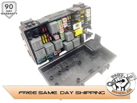04692302AG DODGE Town Tipm Power Module Fuse Box Country