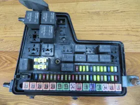 5026033 DODGE Fusebox Tipm 1500 Ram
