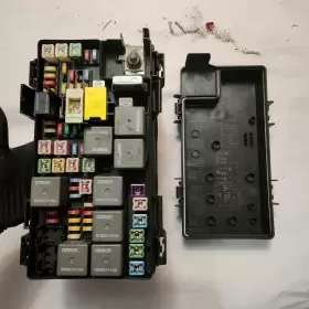 56049720AT DODGE Tipm Integrated Relay Fuse Box Unit Caravan