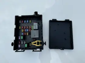 68068355 DODGE Power Fuse Relay Box Holder Module Journey