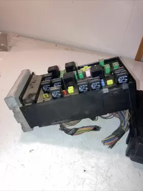 P05144507AC DODGE CHRYSLER Town Fuse Box Relay Control #2
