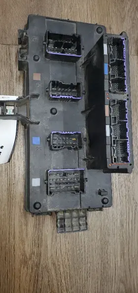 RAM2500 DODGE TRUCK Chassis Ecm Multifunction Fuse Box