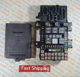 4L7T-141067-AE FORD Fuse Box Power Distribution Expedition