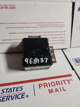 YW7T-17D541-AB FORD Wiper Relay Module Mercury Marquis Crown