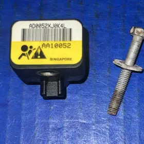 AA10052 GENERAL MOTORS Front Sensor Cadillac Chevrolet Gmc