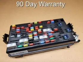 13599109 GM Rear Fuse Box Dts Buick Cadillac Lucerne