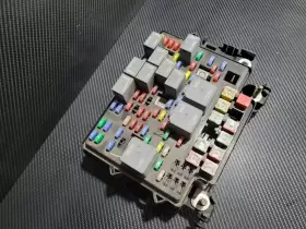 15201930-02 GM Fuse Box Relay Unit Module Cadillac Chevy Gmc #3
