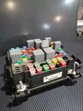15201930-02 GM Fuse Box Relay Unit Module Cadillac Chevy Gmc