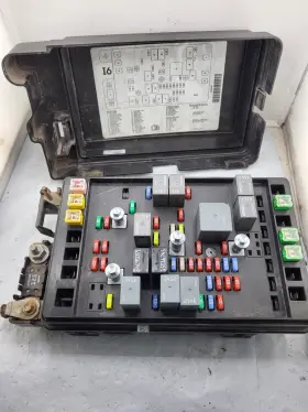 15196419 GMC Fuse Box Junction Module Envoy