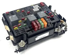 15328806B GMC Fuse Box Relay Unit Module Sierra Silverado