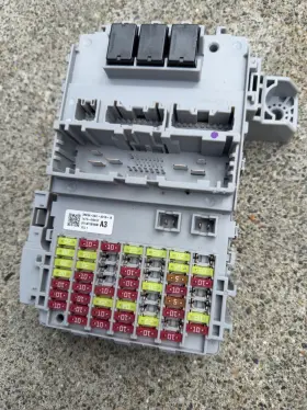 3820A-3A0-A310 HONDA Interior Cabin Dash Fuse Box Relay Crv