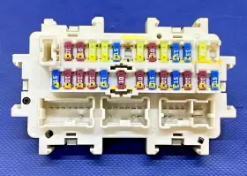 24350-4AN0A INFINITI Engine Bay Fuse Relay Box