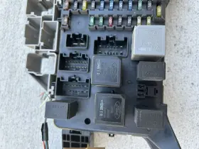 1X43-14A073-AF JAGUAR Dash Cabin Fuse Box #3