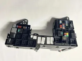 8X2T-14290-GD JAGUAR Front Hood Relay Fuse Box Xf
