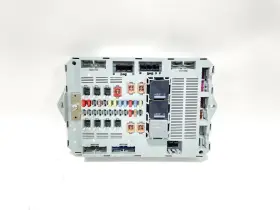 8X2T-14B476-BD JAGUAR Engine Motor Fuse Box Control Module Xf