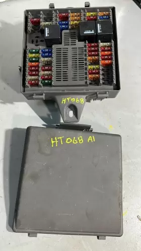 C2C33739 JAGUAR Fuse Box Relay Unit XJ8 Xj