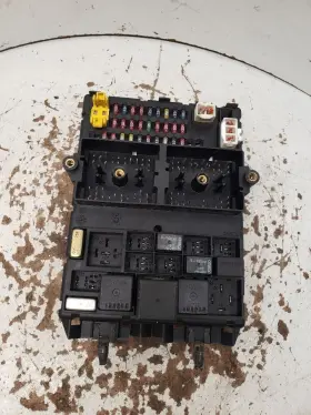 56050231AD JEEP Chassis Ecm Body Control Bcm Left Dash