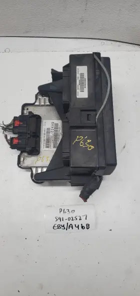 591-02527 JEEP Power Supply Fuse Box Control Module Cherokee