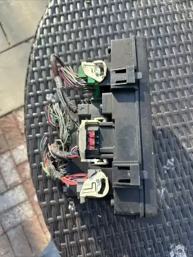 P04692333AB JEEP DODGE Caliber Fuse Box Relay Module Unit #3