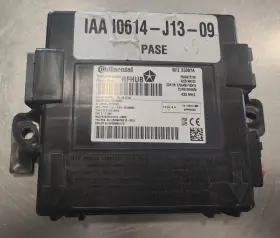 IO614-J13-09 JEEP Keyless Cont Module Iaa Cherokee