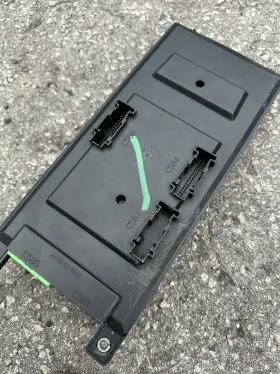 519051718 LAND ROVER Fuse Module #3