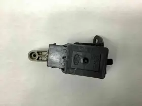 GH523D026AB LAND ROVER Front Suspension Bracket Awd