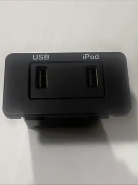 LR030640 LAND ROVER Ipod Usb Connector Port